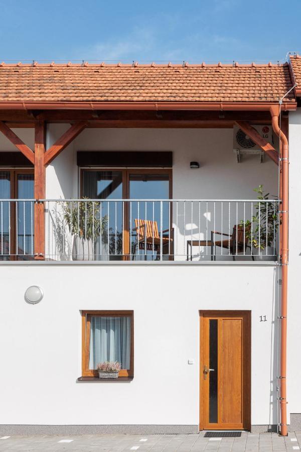 Ferienwohnung Rezidence Konevova, Mikulov Exterior foto
